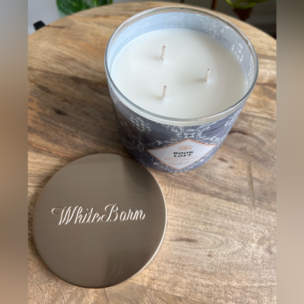 White Barn Book Loft 3 Wick Candle - Picture 3 of 5